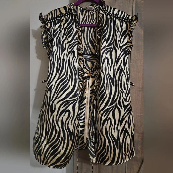 Seductive Wear by Cinema Exoile Zebra print camisole and top lingerie set.Size M - Picture 10 of 16